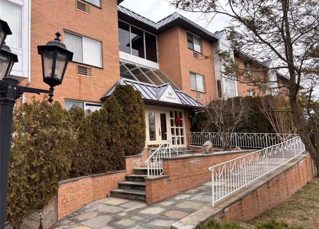 Property at 300 Livingston Ave Unit 2H, Mamaroneck, NY 10543, 1 bed, 1 bath