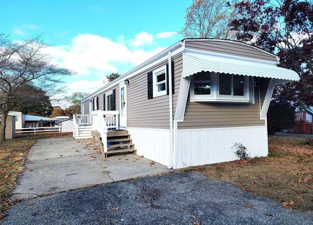 Property at 56 Valley Forge Dr, Bohemia, NY 11716, 2 beds, 1 bath