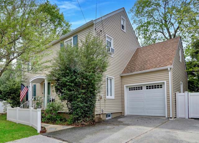Property at 255 Ocean Ave, Malverne, NY 11565, 3 beds, 1 bath