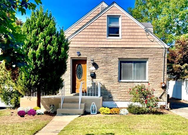 Property at 207 Wellington Rd S, Garden City South, NY 11530, 4 beds, 2 baths