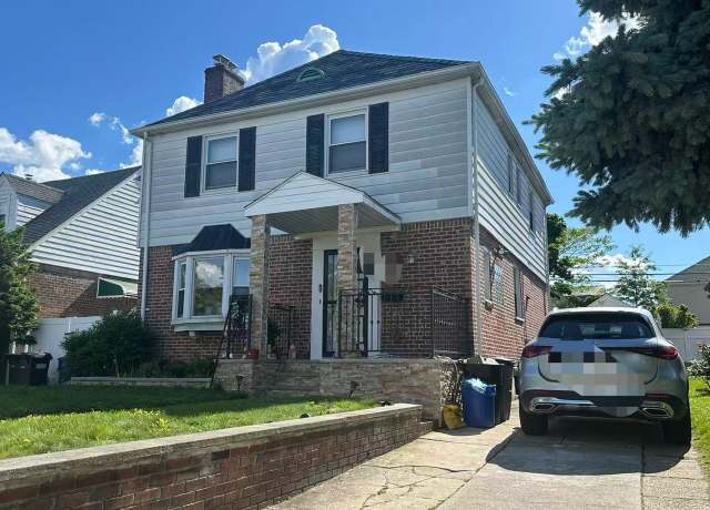 Property at 58-36 Bell Blvd, Bayside, NY 11364, 4 beds, 2.5 baths