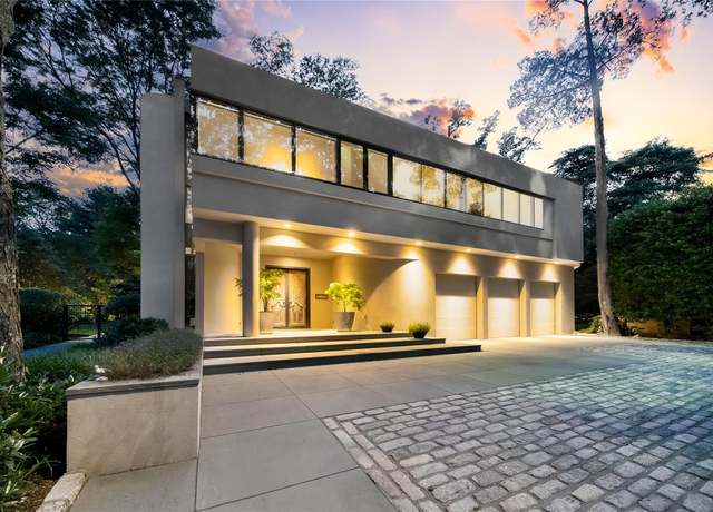 Property at Undisclosed address, Manhasset, NY 11030, 4 beds, 6 baths
