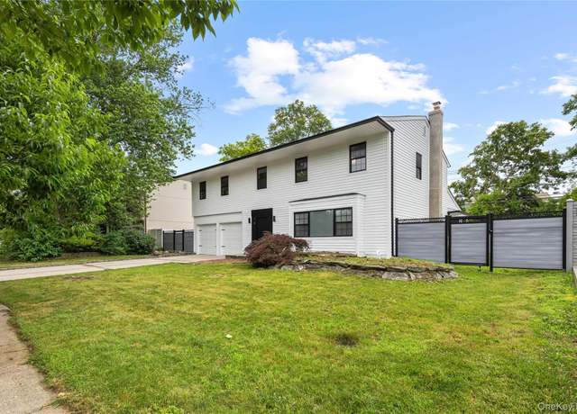 Property at 26 Roseanne Dr, Woodbury, NY 11797, 4 beds, 2.5 baths