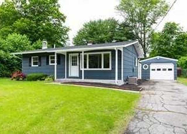 Property at 5 Sycamore Dr, Hyde Park, NY 12538, 3 beds, 1 bath
