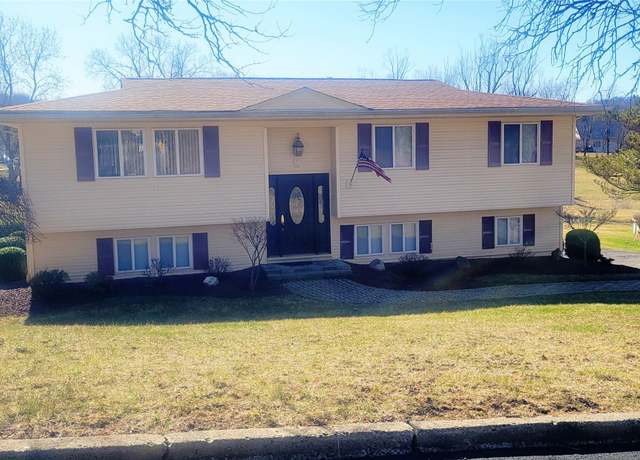 Property at 5 Larchwood Dr, Goshen, NY 10924, 4 beds, 2 baths