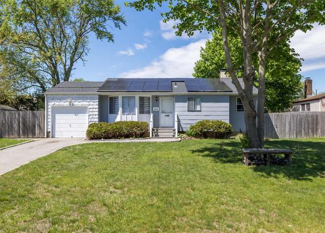 Property at 2916 Rhode Island Ave, Medford, NY 11763, 3 beds, 1 bath