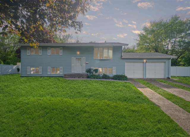 Property at 8 Ridge Rd, Wheatley Heights, NY 11798, 5 beds, 2 baths