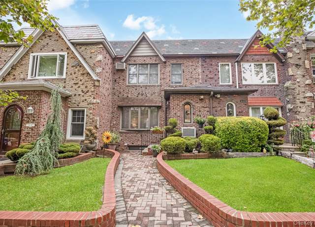 Property at 64-83 83rd Pl, Middle Village, NY 11379, 3 beds, 2 baths