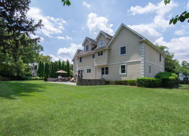 Property at 668 Francis St, Pelham, NY 10803, 6 beds, 2.5 baths