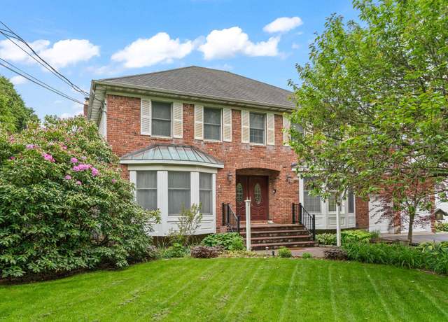Property at 14 Battle Row, Old Bethpage, NY 11804, 4 beds, 2.5 baths