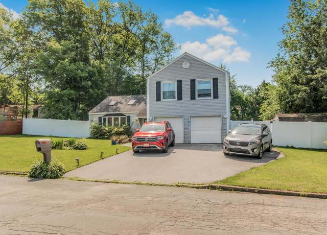 Property at 434 Philo St, New Windsor, NY 12553, 4 beds, 2.5 baths