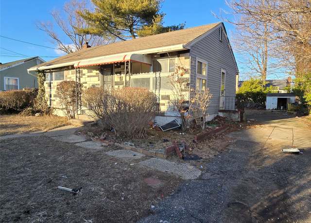 Property at 23 Essen Dr, Amityville, NY 11701, 2 beds, 1 bath