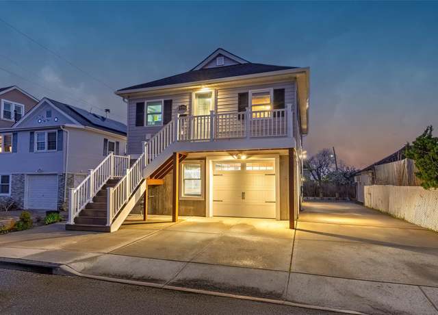 Property at 646 Lincoln St, Baldwin, NY 11510, 2 beds, 1 bath