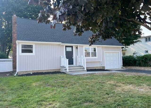 Property at 123 Buffalo Ave, Lindenhurst, NY 11757, 3 beds, 1 bath