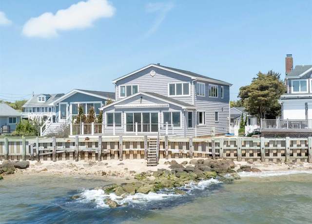 Property at 4235 Camp Mineola Rd, Mattituck, NY 11952, 4 beds, 2 baths