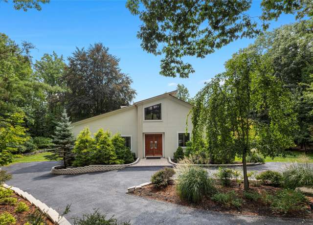 Property at 21 Hillside Ct, Suffern, NY 10901, 4 beds, 3 baths