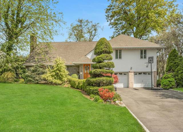 Property at 4 Nancy Pl, Bronxville, NY 10708, 4 beds, 2 baths