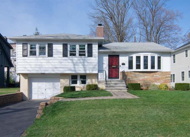 Property at 435 Carol Pl, Pelham, NY 10803, 4 beds, 2 baths