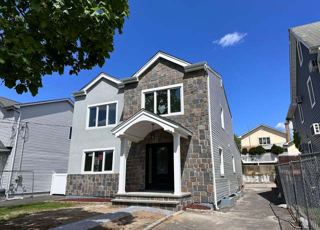 Property at 40 Allen St, New Hyde Park, NY 11040, 4 beds, 4 baths