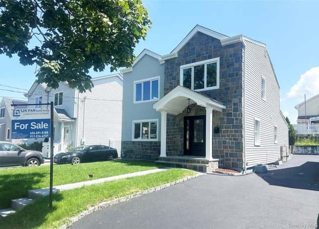 Property at 40 Allen St, New Hyde Park, NY 11040, 4 beds, 4 baths
