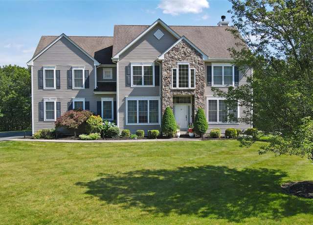 Property at 10 Heather Rdg, Woodbury, NY 10930, 4 beds, 2.5 baths