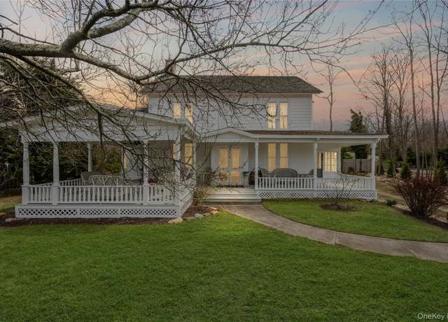 Property at 430 Montauk Hwy, East Moriches, NY 11940, 5 beds, 3 baths