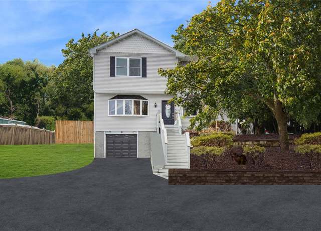 Property at 8 Shankey Ct, Garnerville, NY 10923, 5 beds, 2 baths