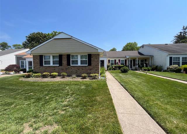 Property at 46 Freedom Ln, Coram, NY 11727, 2 beds, 2 baths
