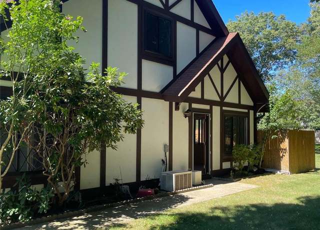 Property at 6 Amesworth Ct #6, Middle Island, NY 11953, 2 beds, 1.5 baths