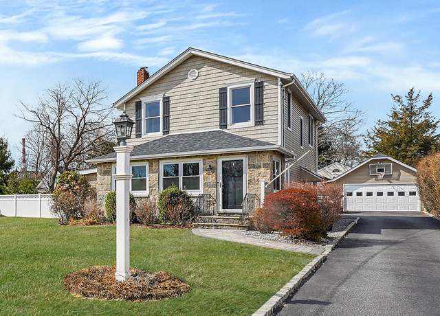 Property at 28 Grand Ave, Northport, NY 11768, 3 beds, 3 baths