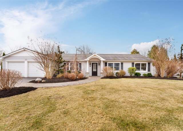 Property at 86 Chelsea Dr, Mount Sinai, NY 11766, 3 beds, 2 baths