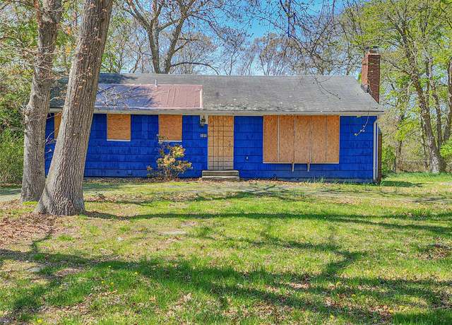 Property at 144 Union Ave, Patchogue, NY 11772, 2 beds, 2 baths
