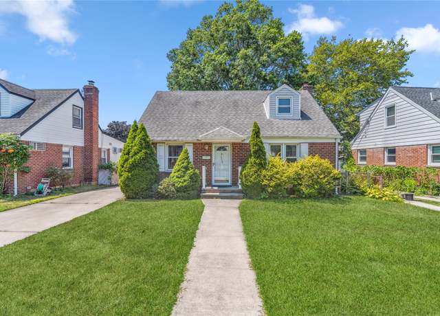 Property at 248 Cushing Ave, Williston Park, NY 11596, 4 beds, 1.5 baths