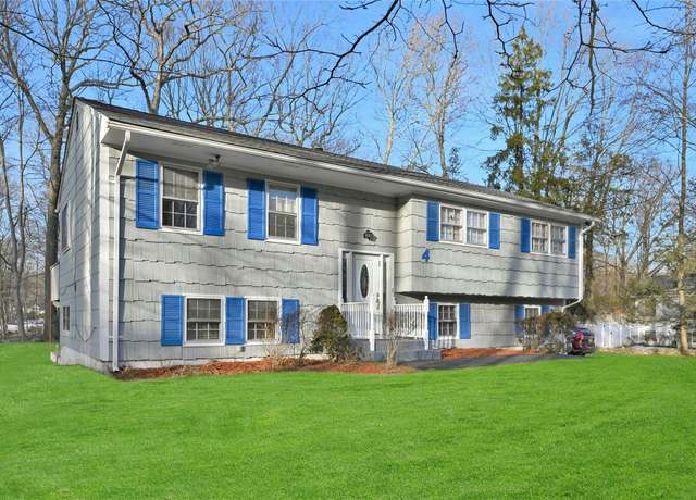 Property at 4 Rustic Dr, Monsey, NY 10952, 3 beds, 2 baths