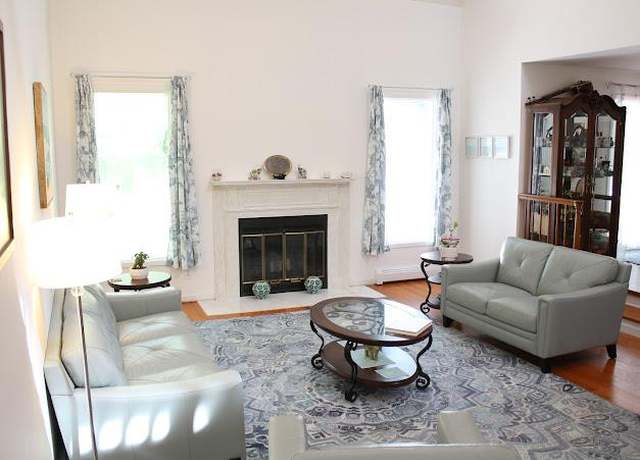 Property at 2 Greenwood Ct, Briarcliff Manor, NY 10510, 3 beds, 3 baths