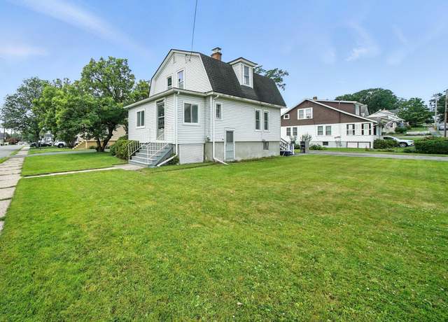 Property at 20 Columbia Ave, Middletown, NY 10940, 3 beds, 1 bath