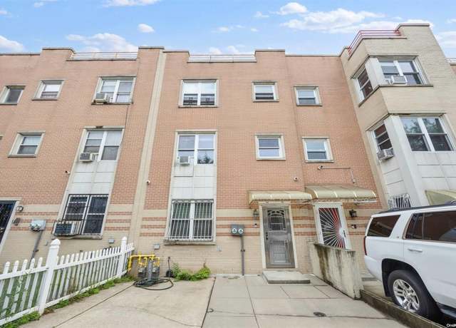 Property at 71 George St, Brooklyn, NY 11206, 5 beds, 3 baths