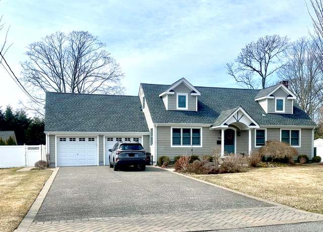 Property at 170 Gerritsen Ave, Bayport, NY 11705, 4 beds, 2 baths