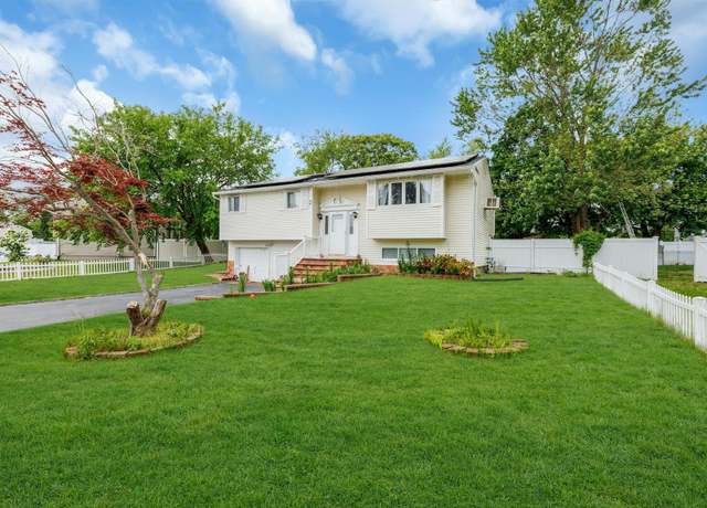 Property at 23 Berkeley Ave, Selden, NY 11784, 5 beds, 2 baths