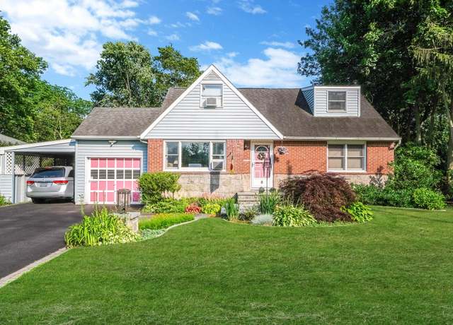 Property at 8 Lowell Ave, Greenlawn, NY 11740, 4 beds, 2 baths