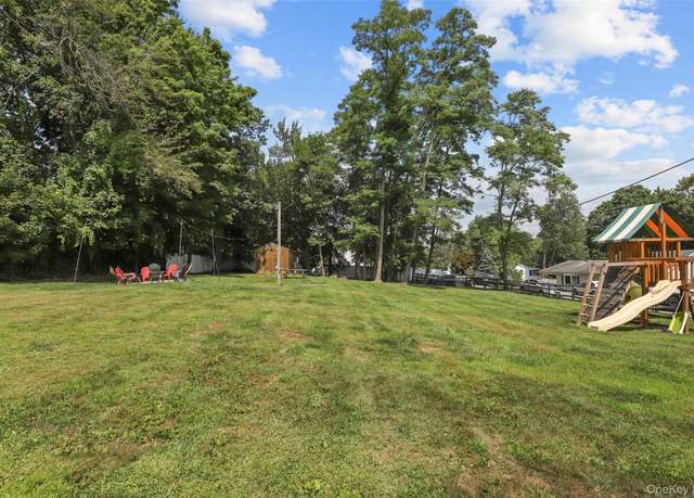 Property at 5 Bedford Rd, Carmel, NY 10512
