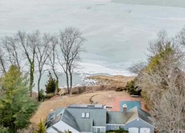 Property at 25 N Gaul, Setauket, NY 11733, 4 beds, 3.5 baths