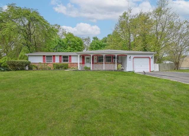 Property at 16 Fraternity Ln, Stony Brook, NY 11790, 3 beds, 2 baths