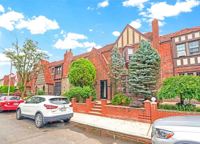 Property at 130-17 229 St, Laurelton, NY 11413, 3 beds, 3.5 baths