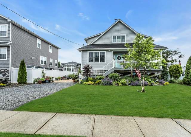 Property at 10 Garfield Pl, Massapequa, NY 11758, 4 beds, 2.5 baths