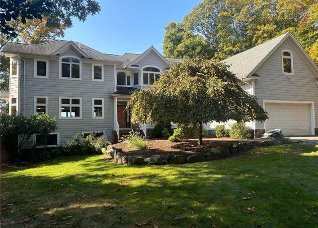 Property at 22 Flax Pond Woods Rd, East Setauket, NY 11733, 4 beds, 3.5 baths