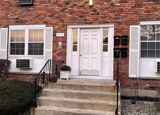 Property at 69 Doxbury Ln, Suffern, NY 10901, 2 beds, 2 baths