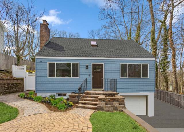Property at 37 Soundview Rd, Huntington, NY 11743, 4 beds, 3.5 baths