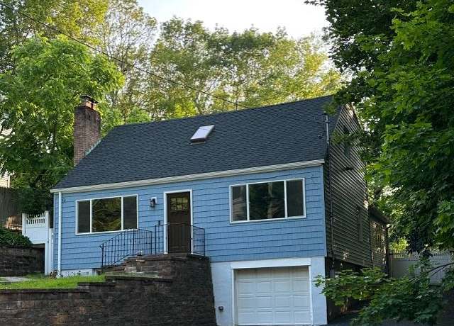 Property at 37 Soundview Rd, Huntington, NY 11743, 4 beds, 3.5 baths