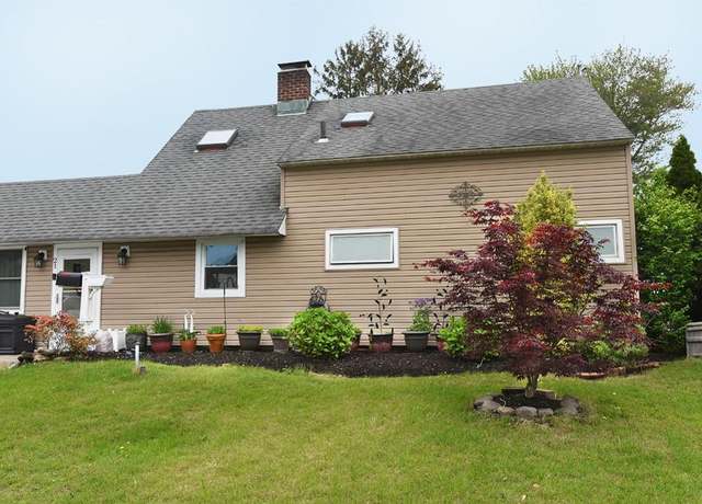 Property at 21 Potter Ln, Levittown, NY 11756, 4 beds, 2 baths